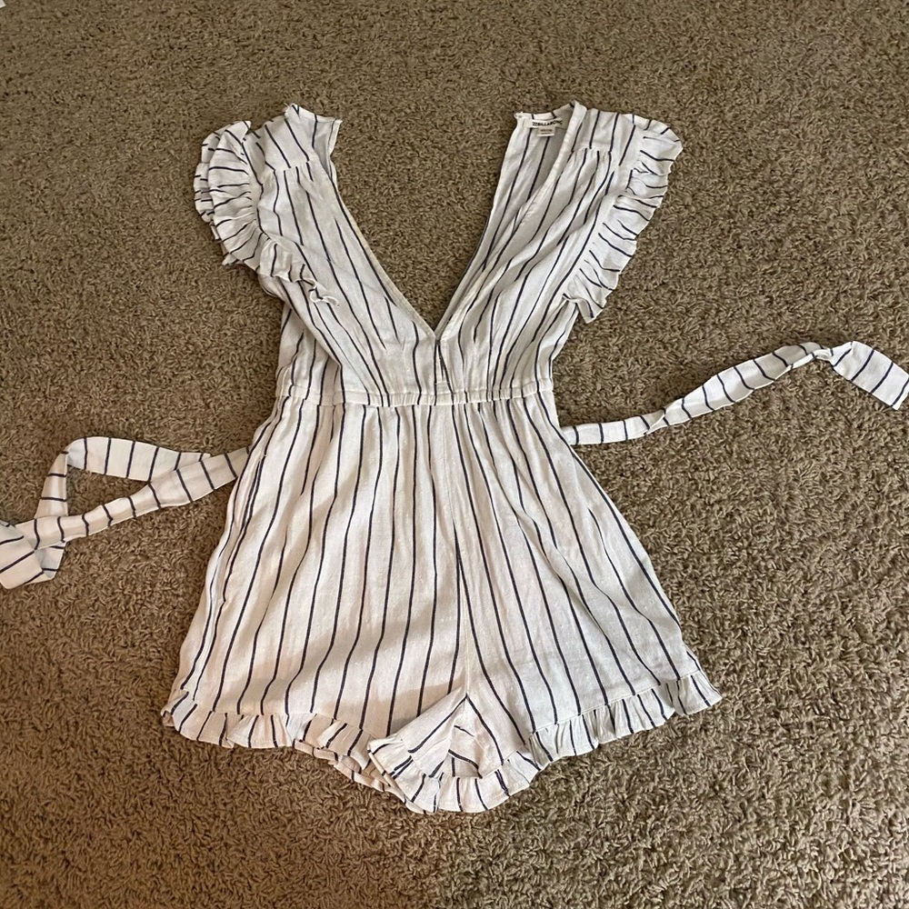 Billabong deep cut romper #spring #summer #girly